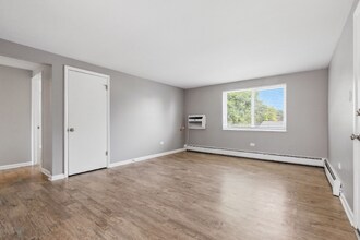 10760 W 8th Ave in Lakewood, CO - Building Photo - Building Photo