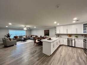 5 Village Green Dr in Port Jefferson Station, NY - Building Photo - Building Photo