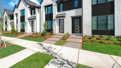 The Louise Townhomes in Arlington, TX - Foto de edificio - Building Photo