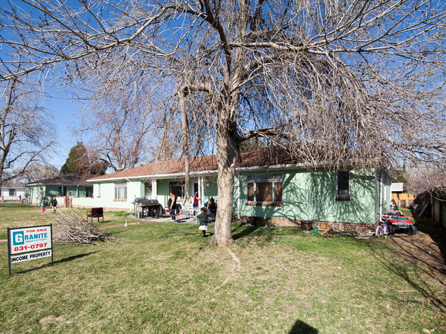 1568 Valentia St in Denver, CO - Foto de edificio - Building Photo