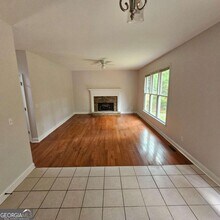 6141 Long Shore Dr in Douglasville, GA - Building Photo - Building Photo