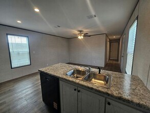 1014 Myakka Dr in North Fort Myers, FL - Building Photo - Building Photo