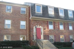6036 Westchester Park Dr in College Park, MD - Building Photo