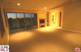 723 Latigo Canyon Rd in Malibu, CA - Building Photo - Building Photo