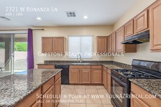 2321 W Bonanza Ln in Phoenix, AZ - Foto de edificio - Building Photo