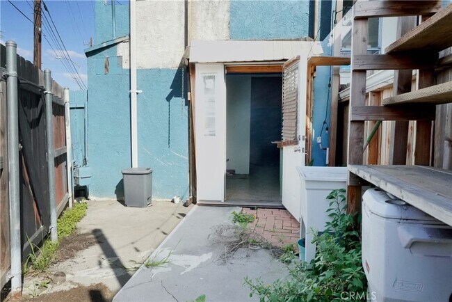 1641 S Longwood Ave in Los Angeles, CA - Building Photo - Building Photo