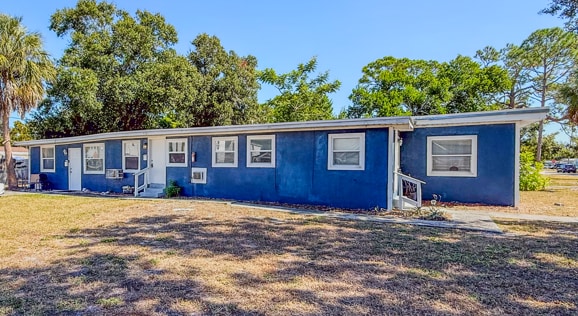 401 69th St N in St. Petersburg, FL - Foto de edificio - Building Photo