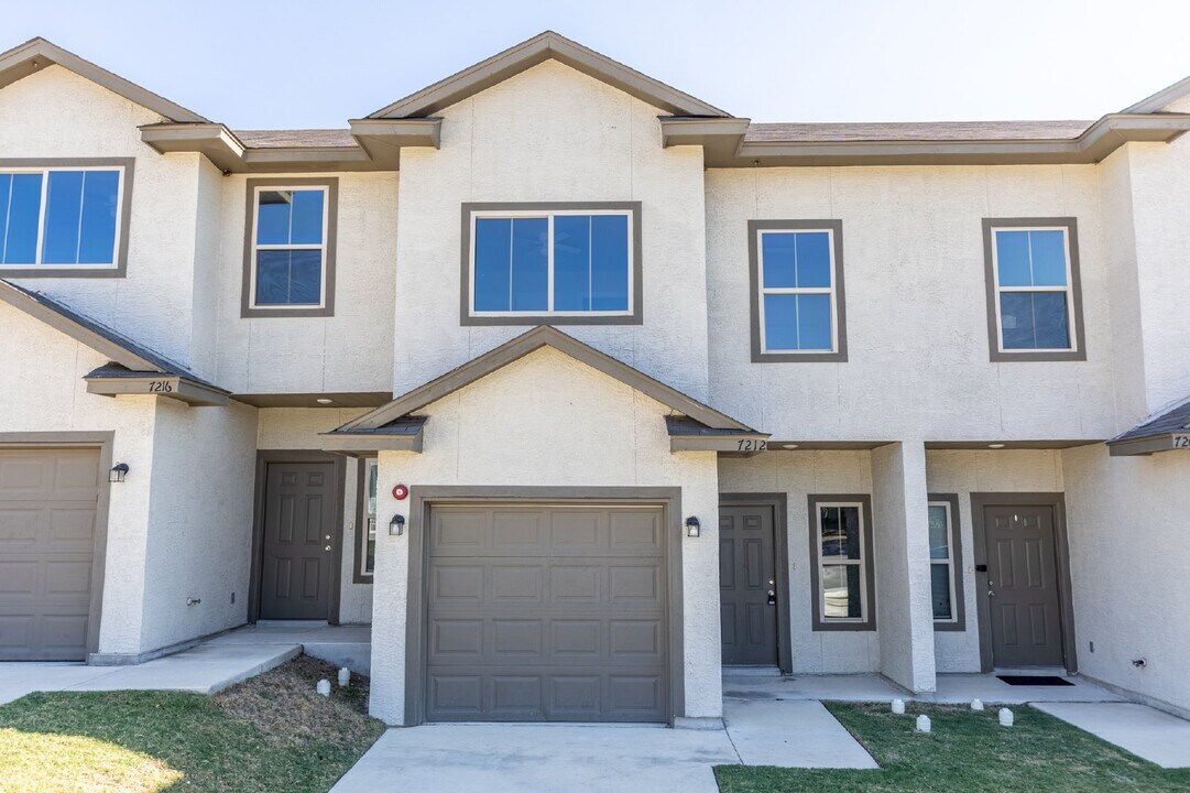 7212 Savannah Brooks in Live Oak, TX - Foto de edificio