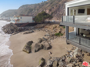 20466 PACIFIC COAST Hwy in Malibu, CA - Building Photo - Building Photo