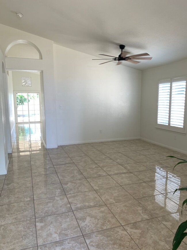 7303 Asseri St in Bakersfield, CA - Building Photo - Building Photo