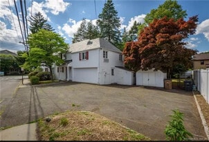 1607 Bedford St, Unit 2 in Stamford, CT - Building Photo