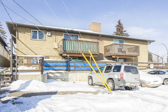 7816 Hunterview Dr NW in Calgary, AB - Building Photo - Building Photo
