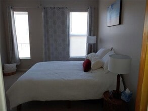 898 Oak St SW in Atlanta, GA - Foto de edificio - Building Photo