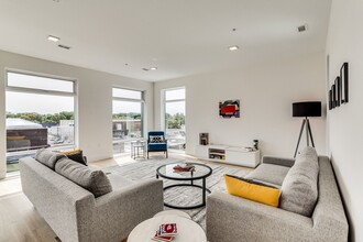 1338 H St NE-Unit -A in Washington, DC - Building Photo - Building Photo