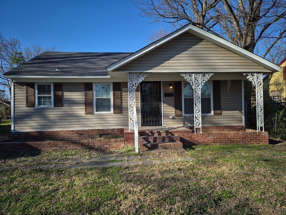 2840 Sage Rd in Memphis, TN - Building Photo