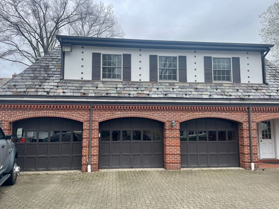 800 10th St in Oakmont, PA - Building Photo