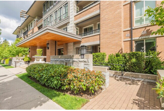3107 Windsor Gate in Coquitlam, BC - Building Photo - Building Photo