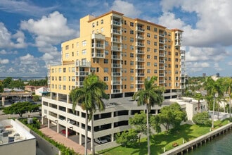 BayView Terraces in North Bay Village, FL - Building Photo - Building Photo