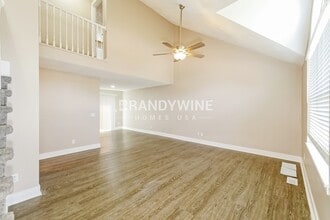 13707 Bennington Ave in Grandview, MO - Building Photo - Building Photo