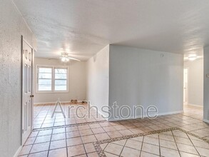 1829 Corrine Dr in Oklahoma City, OK - Building Photo - Building Photo