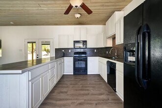 48819 Bird of Paradise in Morongo Valley, CA - Building Photo - Building Photo