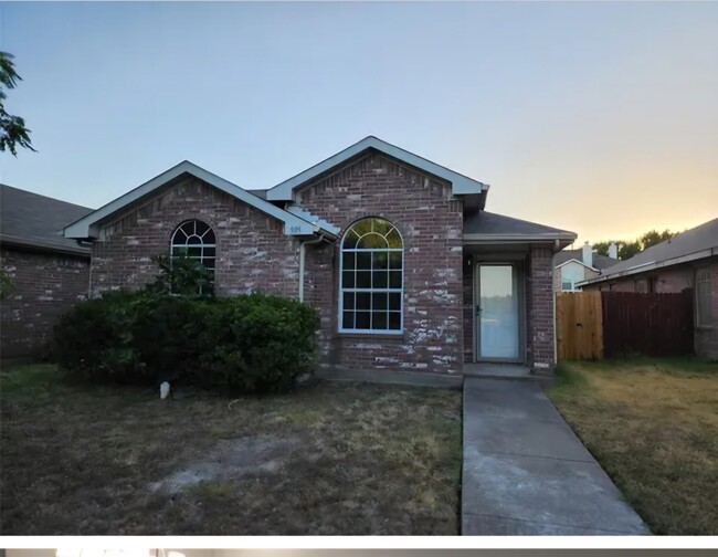 505 Monarch Dr in Lancaster, TX - Building Photo - Building Photo