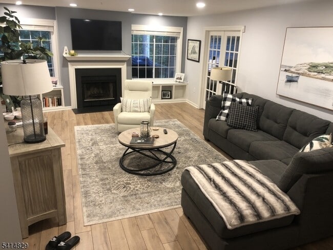 property at 173 Riveredge Dr