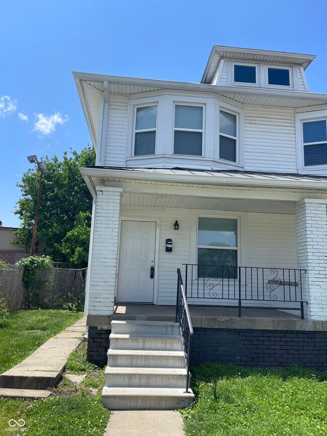 property at 10 N Randolph St