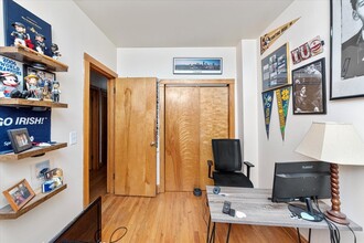 910 W Gunnison St in Chicago, IL - Building Photo - Building Photo