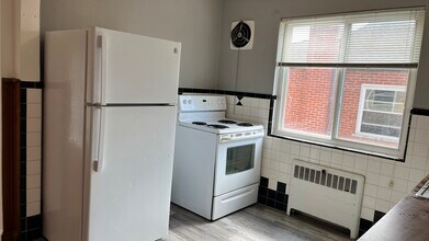 3085 Glenmore Ave in Cincinnati, OH - Foto de edificio - Building Photo