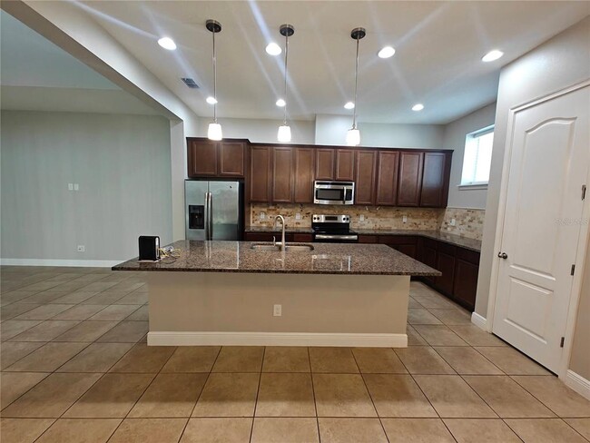 8075 Schelling St in Orlando, FL - Building Photo - Building Photo