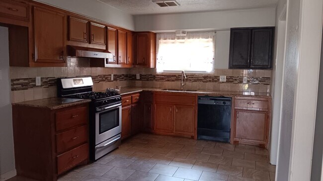 6311 Hidden Arbor Ln in Houston, TX - Building Photo - Building Photo