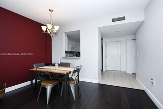1250 S Miami Ave, Unit 1807 in Miami, FL - Building Photo - Building Photo