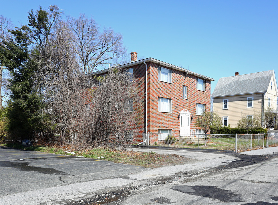 63 Cedar St in Waltham, MA - Foto de edificio