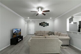 1041 Lakeview Dr in Centerton, AR - Building Photo - Building Photo