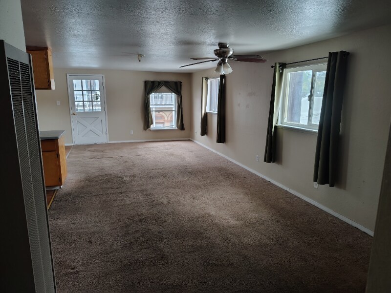 18 E Main St in Ione, CA - Foto de edificio