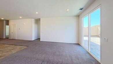 32202 Prairie Crossing Dr in Winchester, CA - Building Photo - Building Photo