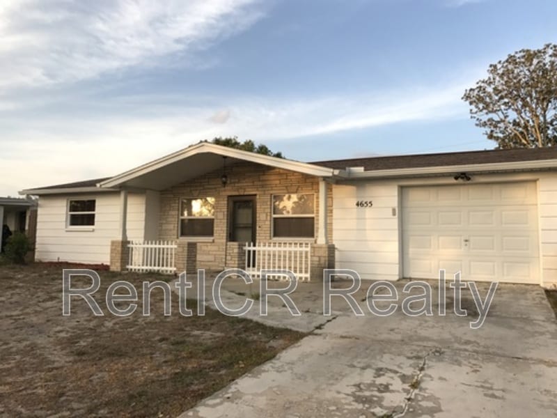 4655 Koala Dr in Holiday, FL - Building Photo