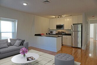 5 Osgood St in Somerville, MA - Building Photo - Building Photo
