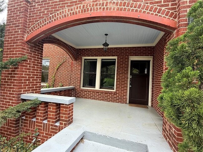 2042 Hosea L Williams Dr NE in Atlanta, GA - Building Photo - Building Photo
