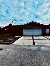 2756 E Diana Ave in Anaheim, CA - Building Photo - Building Photo