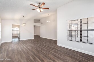 7029 W McRae Way, Unit 6008SD33 in Glendale, AZ - Building Photo - Building Photo