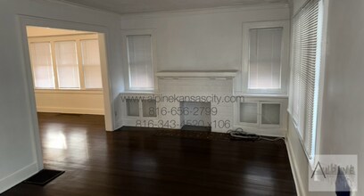 5248 Olive St in Kansas City, MO - Building Photo - Building Photo