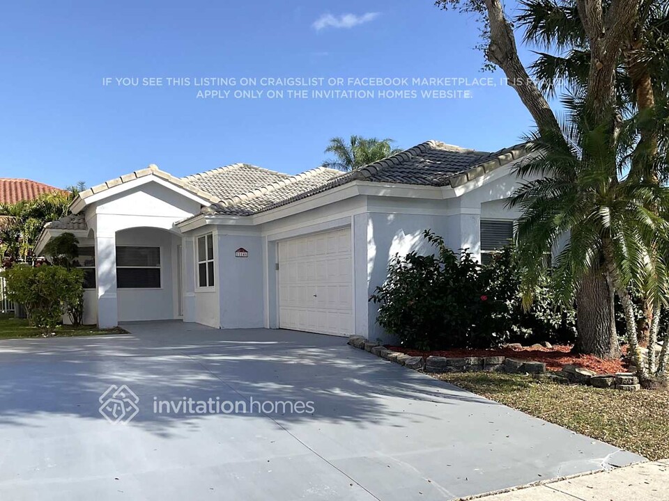 11146 Harbour Springs Cir in Boca Raton, FL - Building Photo