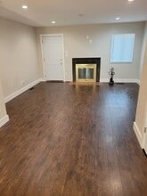 4971 W 16th St in Indianapolis, IN - Foto de edificio - Building Photo