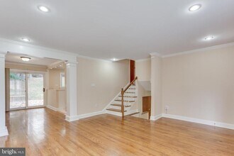 12909 Grenoble Dr in Rockville, MD - Building Photo - Building Photo