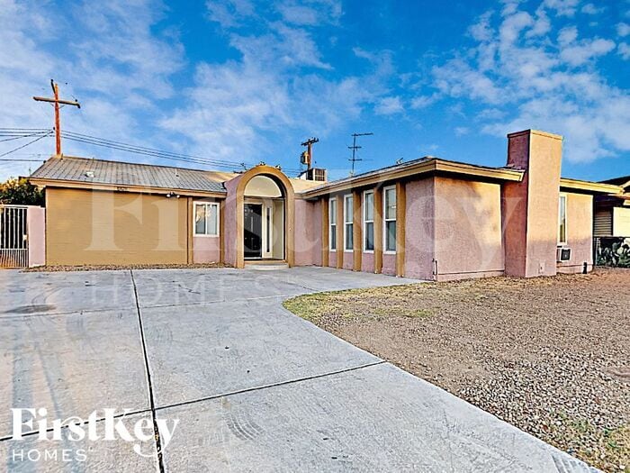 1321 Hewitt St, Unit B-B301 in Las Vegas, NV - Foto de edificio