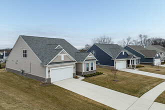 Arbor Oaks in Saline, MI - Building Photo - Building Photo