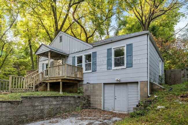 147 Chambers Rd in St. Louis, MO - Building Photo - Building Photo