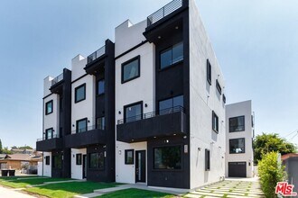 4830 1/2 Pickford St in Los Angeles, CA - Building Photo - Building Photo